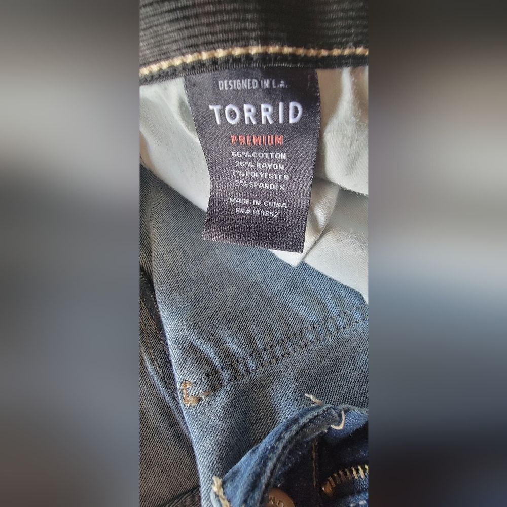 Torrid Sky High Skinny distressed jeans - Picture 2 of 14